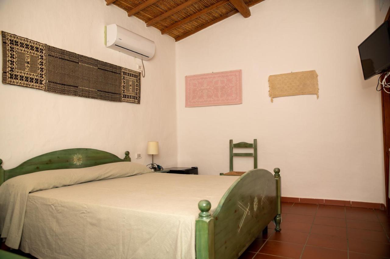 Agriturismo Santa Lucia Tratalias Exterior photo